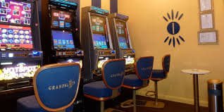 Người dùng Việt Nam trải nghiệm casino trực tuyến trên điện thoại